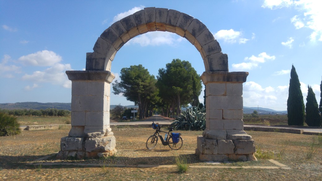 Arco romano de Cabanes.jpg