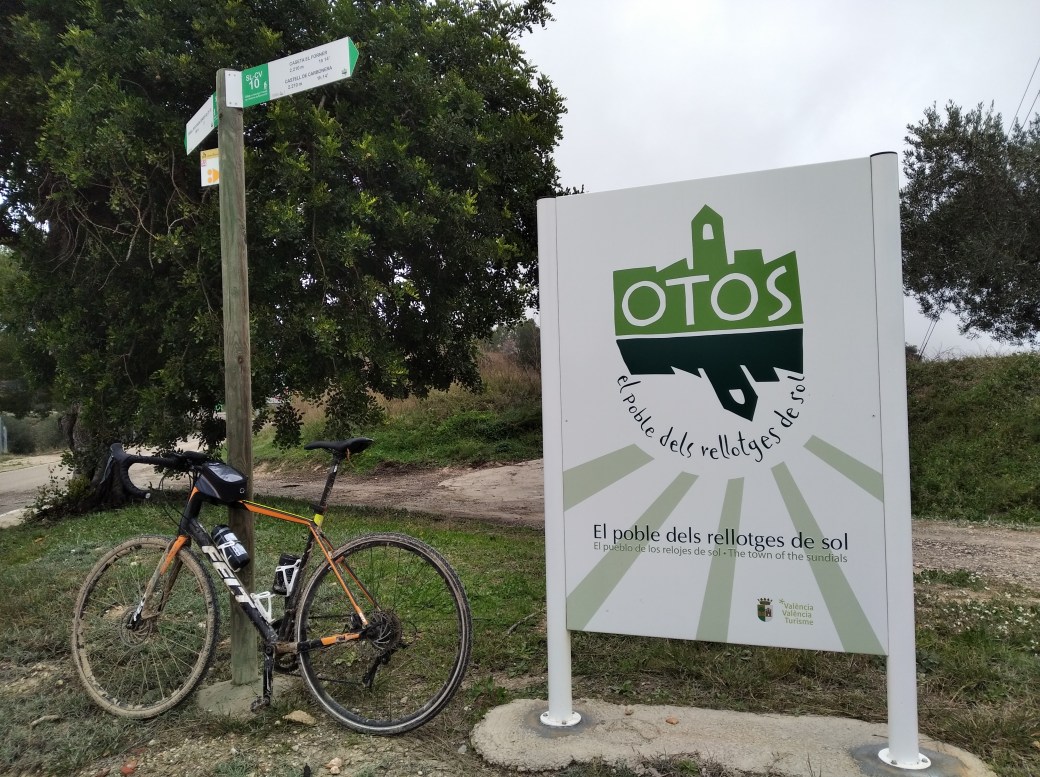 Otos el poble dels rellontges 12