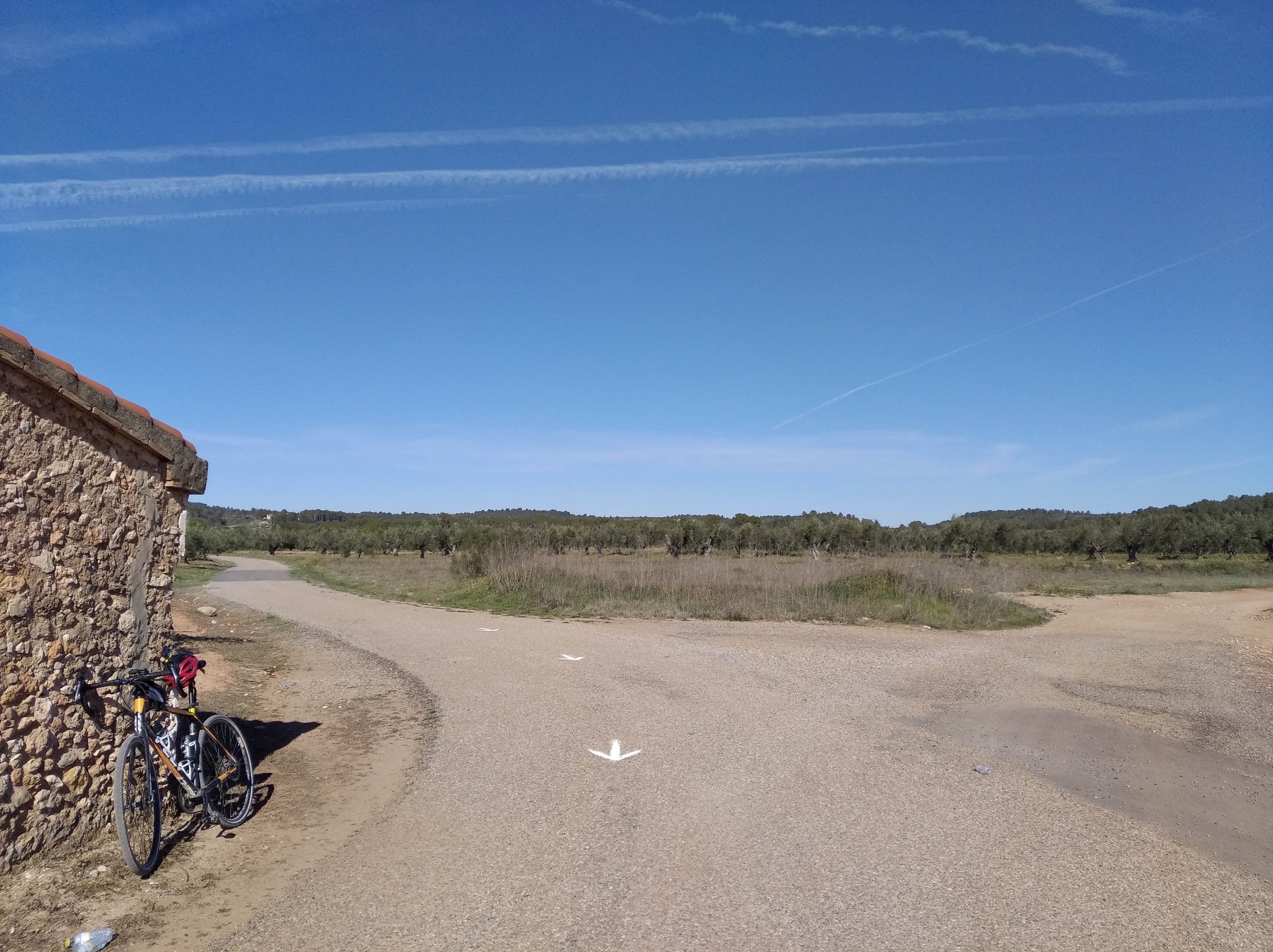 Cruce de caminos en la zona del Matet
